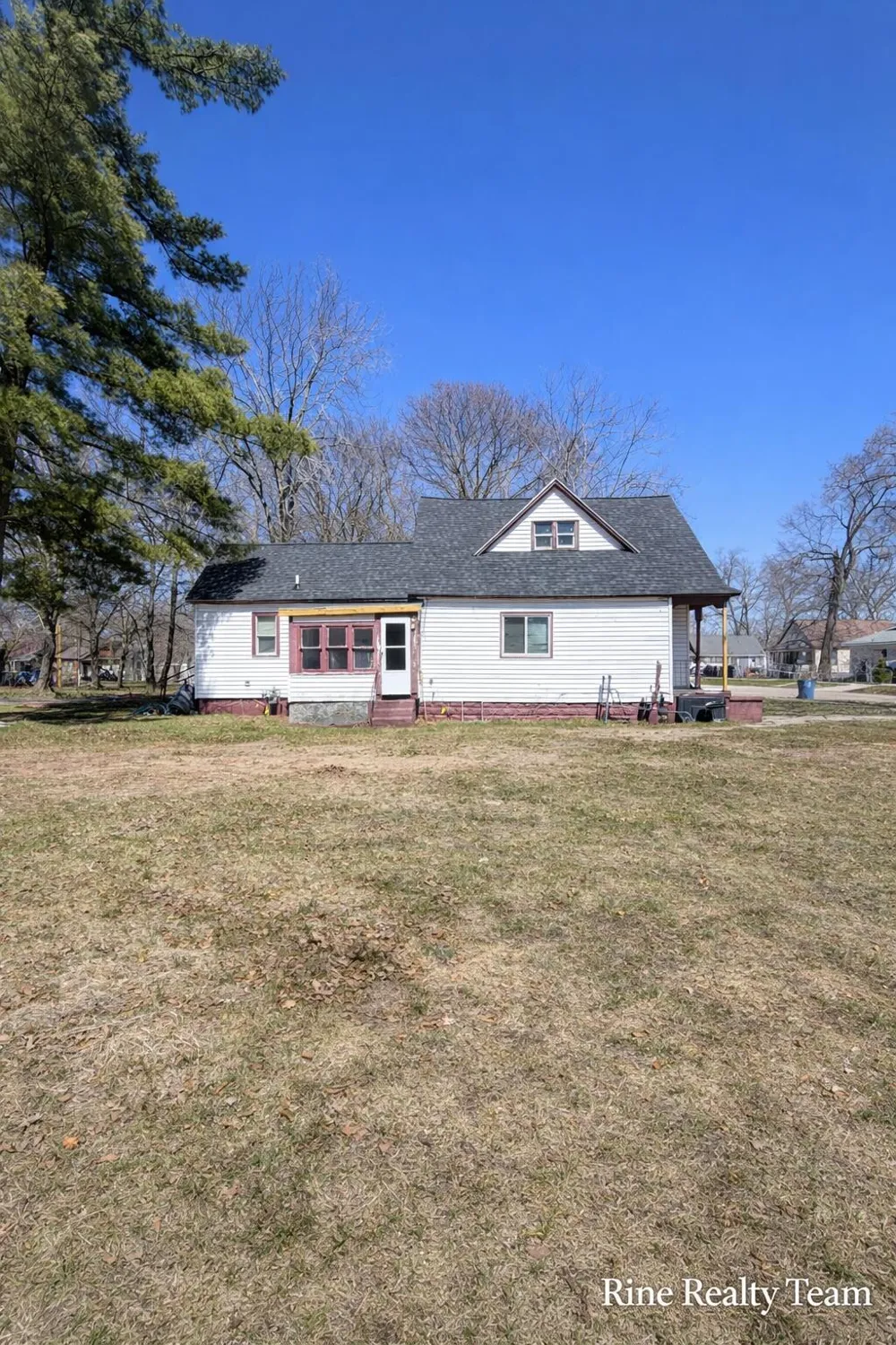 2337 6th Street Muskegon, MI 49444