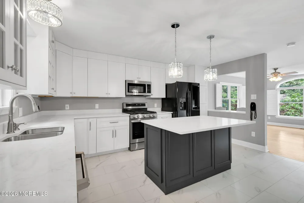 28 Grand Tour Highlands, NJ 07732
