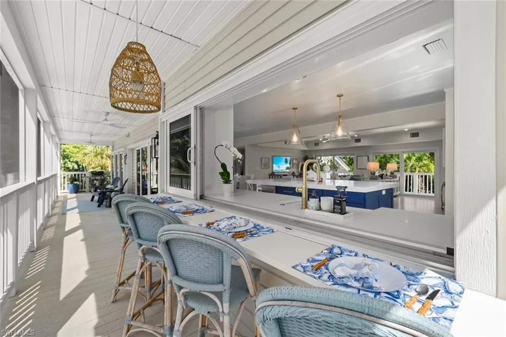 1048 Kings Crown Drive Sanibel, FL 33957