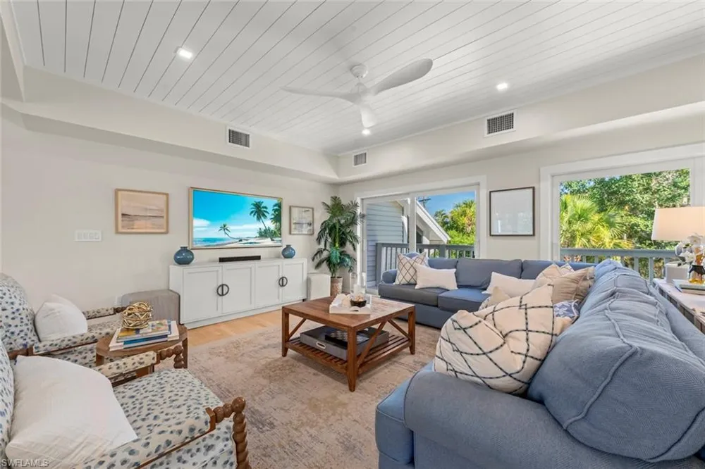 1048 Kings Crown Drive Sanibel, FL 33957
