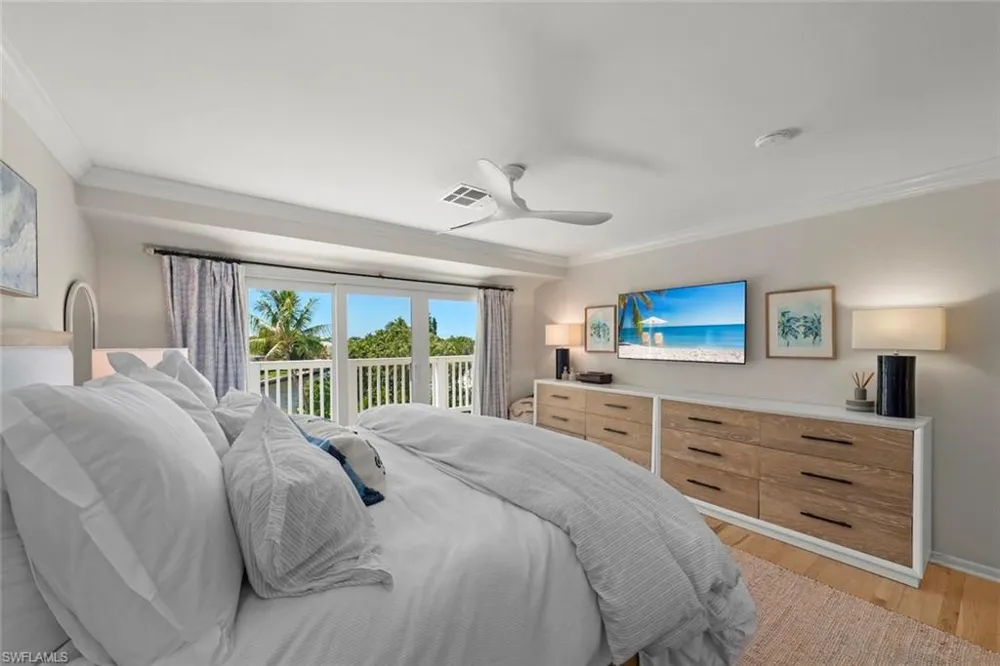 1048 Kings Crown Drive Sanibel, FL 33957