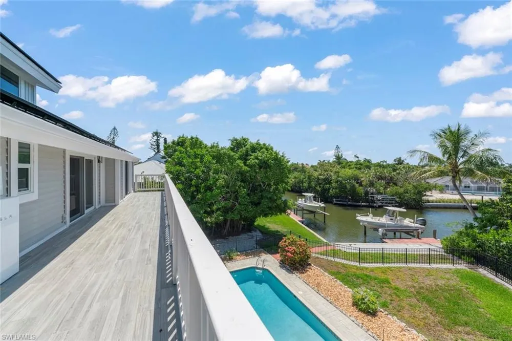 1048 Kings Crown Drive Sanibel, FL 33957