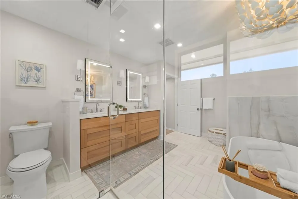 1048 Kings Crown Drive Sanibel, FL 33957