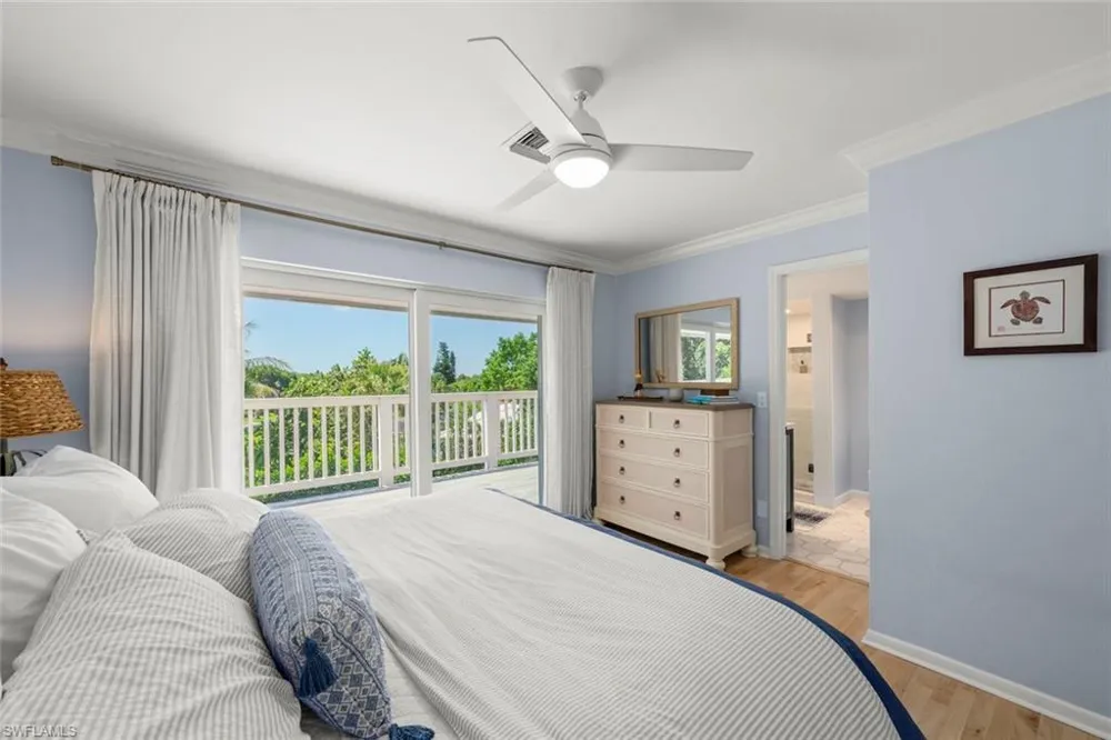 1048 Kings Crown Drive Sanibel, FL 33957