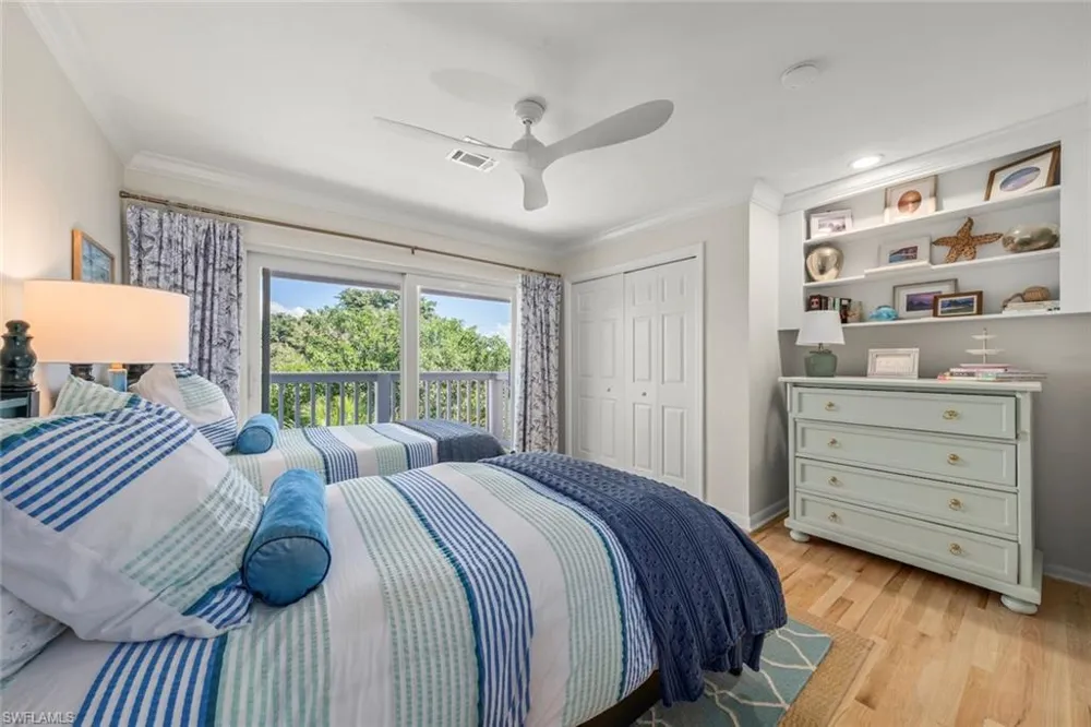 1048 Kings Crown Drive Sanibel, FL 33957