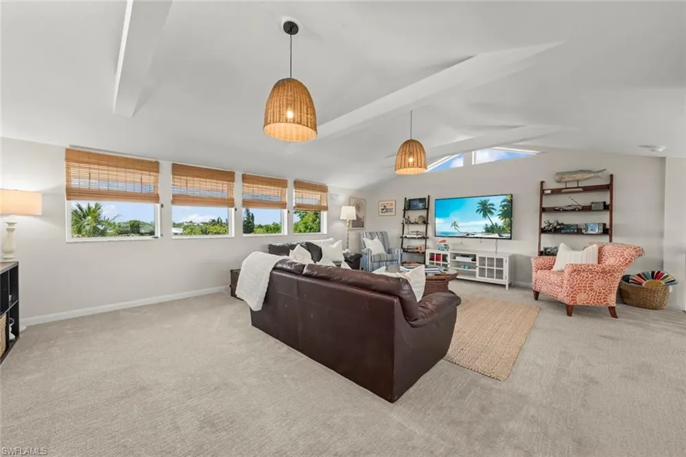1048 Kings Crown Drive Sanibel, FL 33957