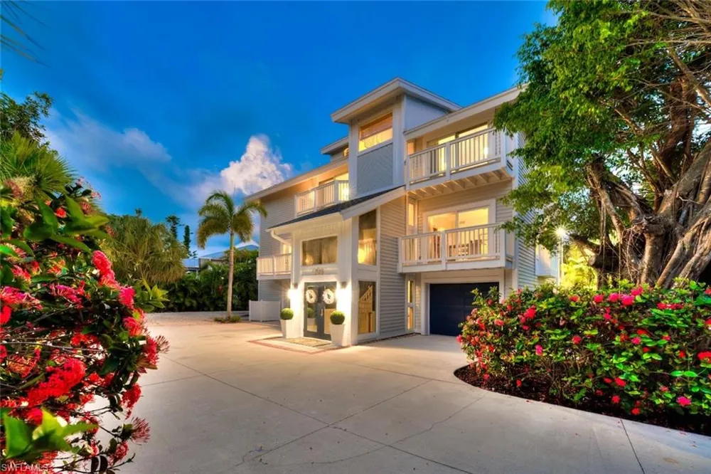 1048 Kings Crown Drive Sanibel, FL 33957