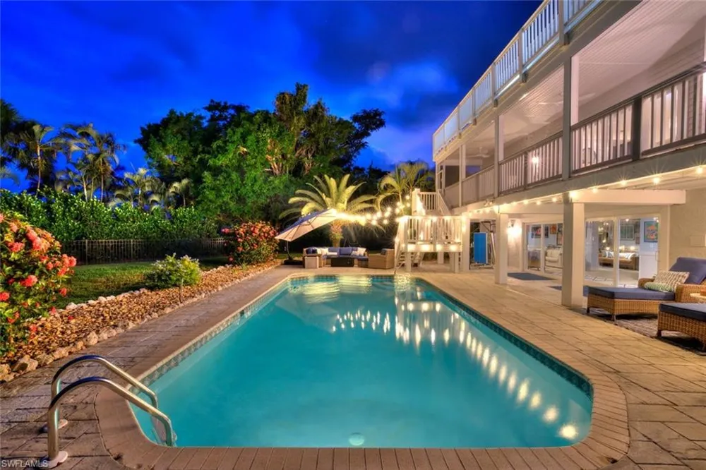 1048 Kings Crown Drive Sanibel, FL 33957