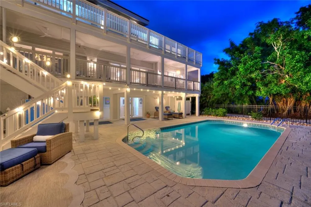 1048 Kings Crown Drive Sanibel, FL 33957