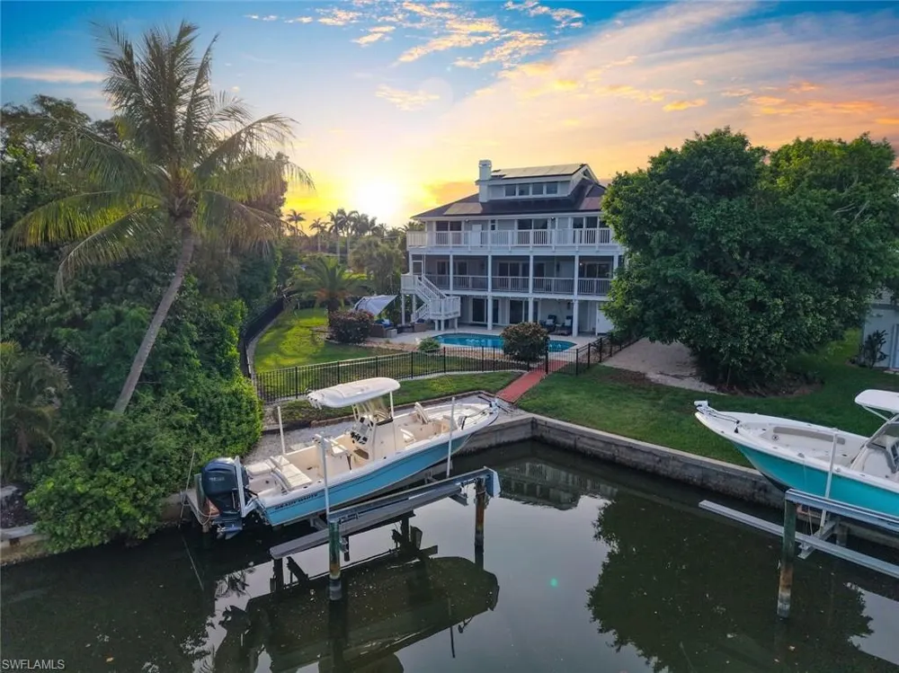 1048 Kings Crown Drive Sanibel, FL 33957
