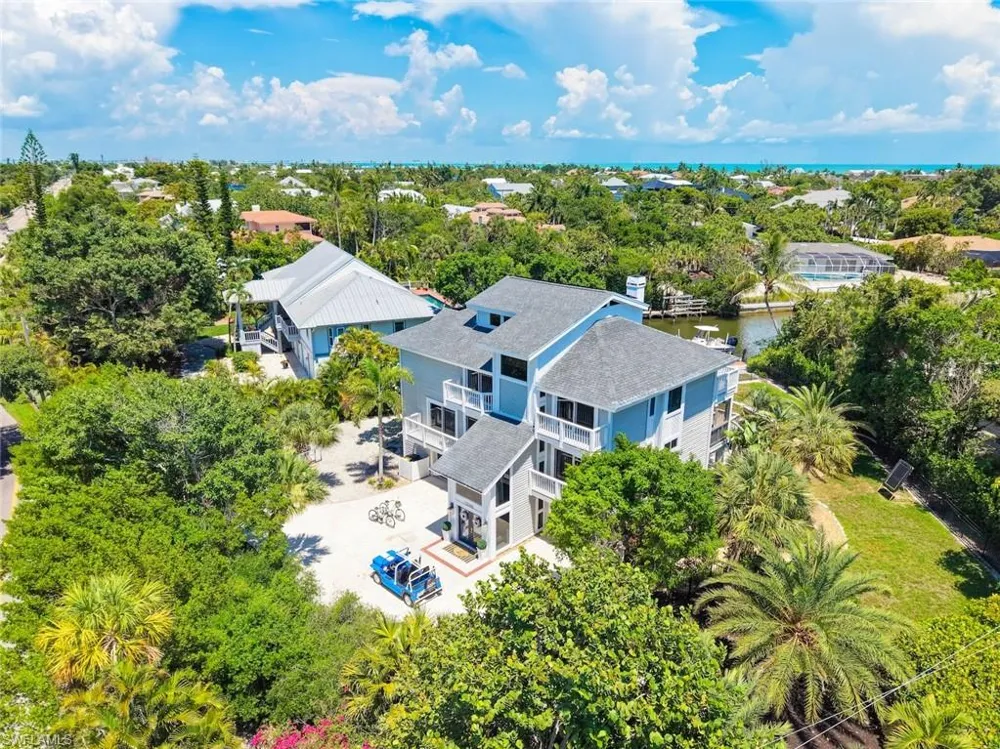 1048 Kings Crown Drive Sanibel, FL 33957