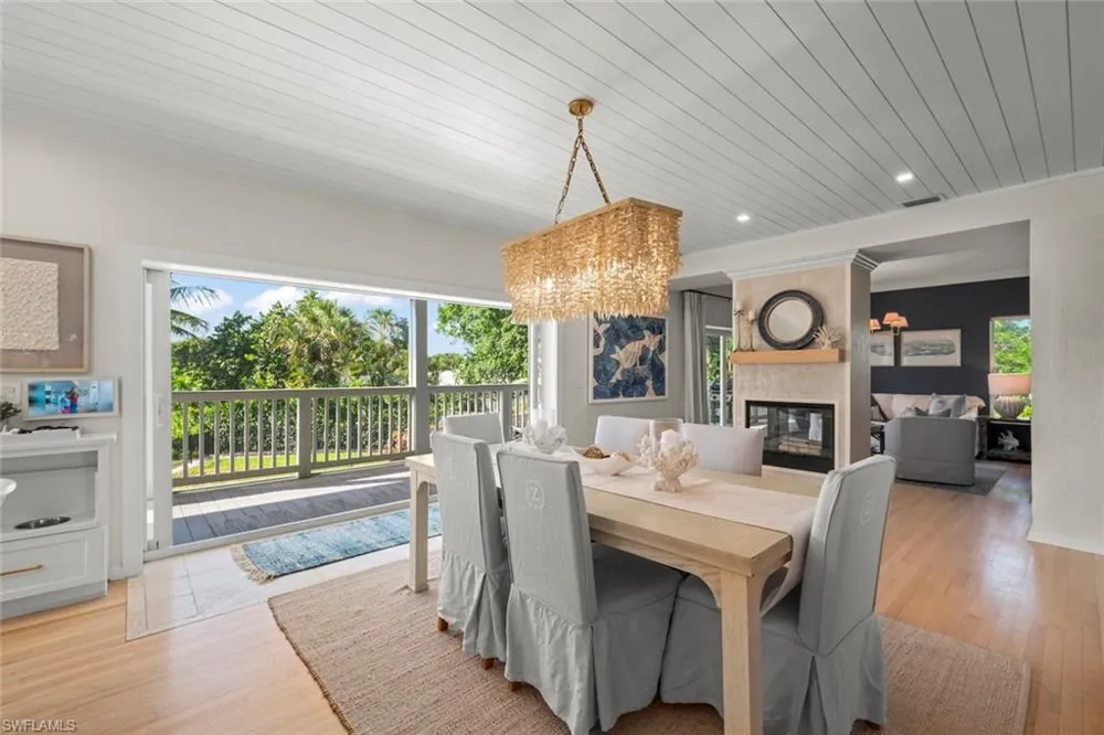 1048 Kings Crown Drive Sanibel, FL 33957