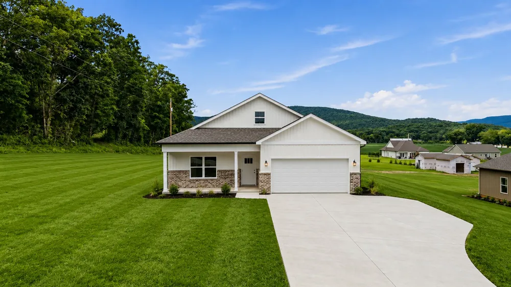 13 Hamby Dr Pelham, TN 37366