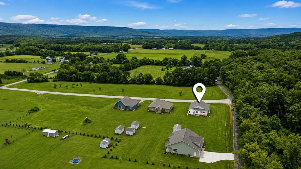 13 Hamby Dr Pelham, TN 37366