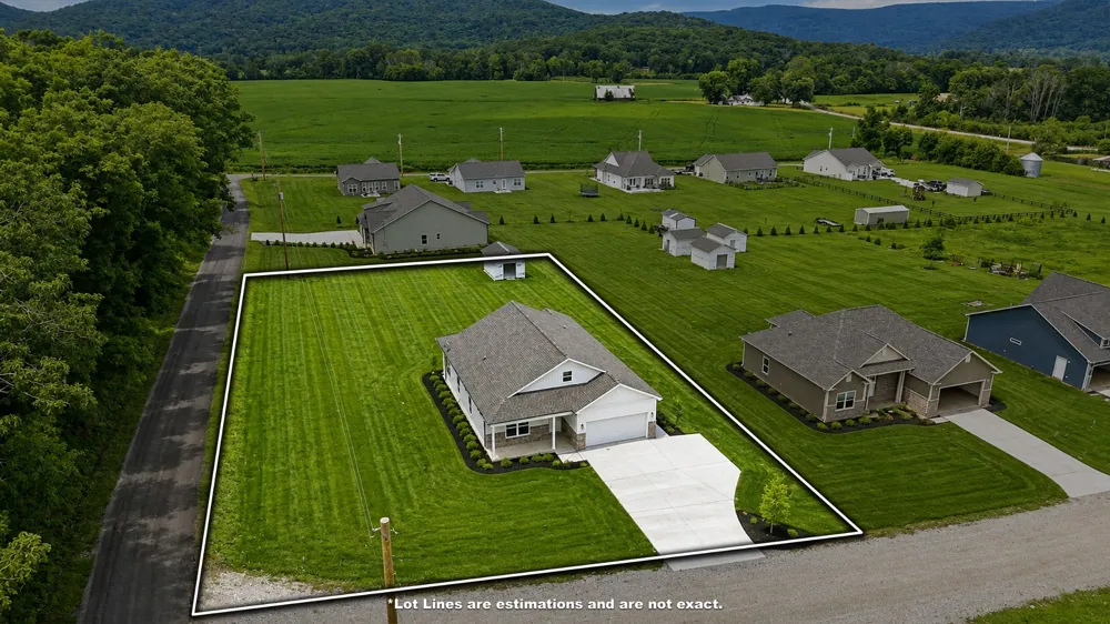 13 Hamby Dr Pelham, TN 37366