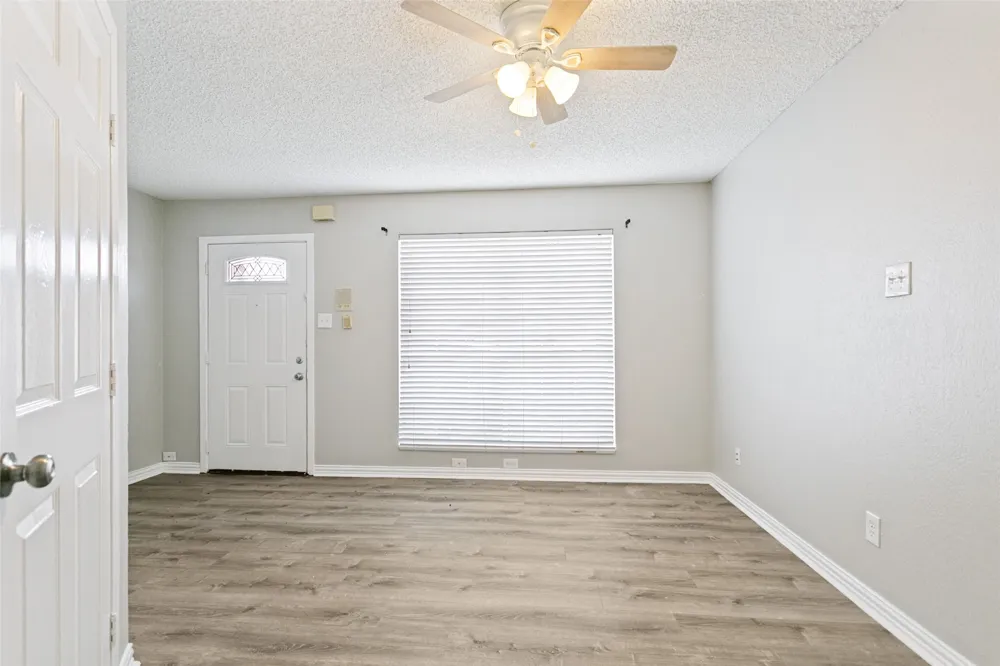 2400 Jupiter Road #I 2 Plano, TX 75074