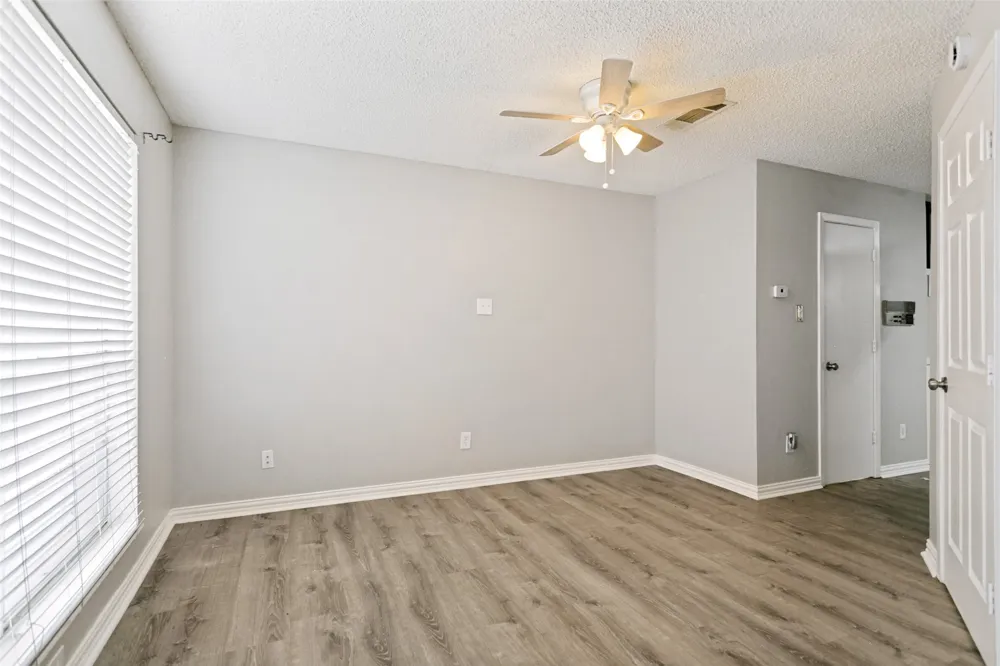 2400 Jupiter Road #I 2 Plano, TX 75074
