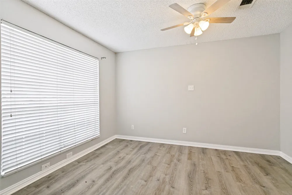 2400 Jupiter Road #I 2 Plano, TX 75074