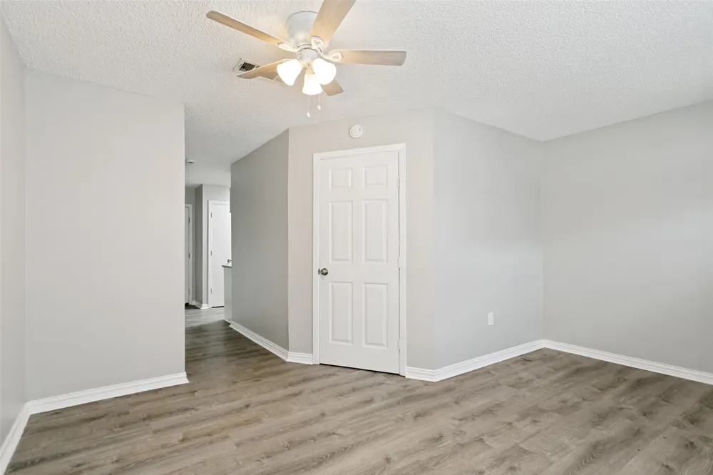 2400 Jupiter Road #I 2 Plano, TX 75074