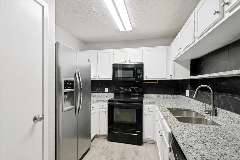 2400 Jupiter Road #I 2 Plano, TX 75074