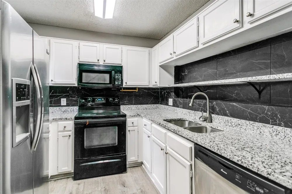 2400 Jupiter Road #I 2 Plano, TX 75074