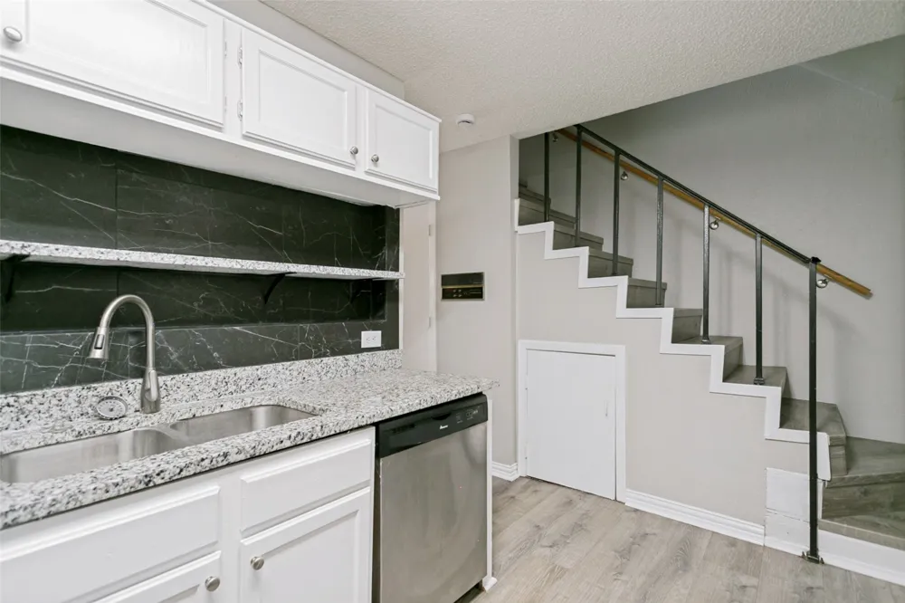 2400 Jupiter Road #I 2 Plano, TX 75074