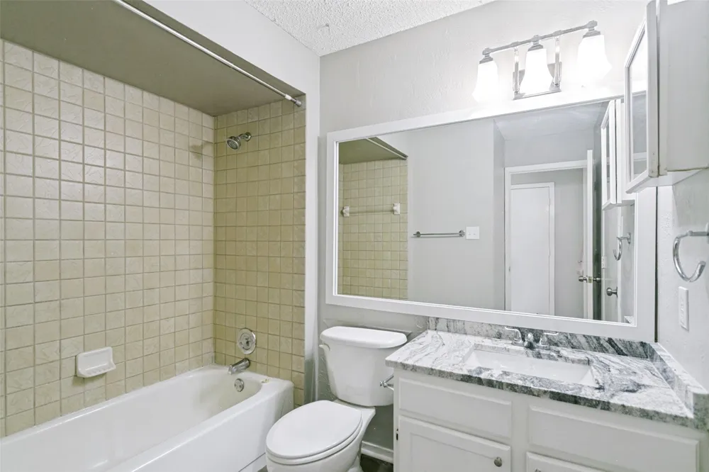 2400 Jupiter Road #I 2 Plano, TX 75074