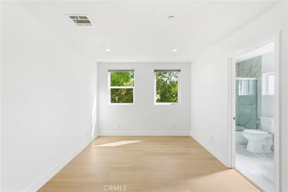 4453 Colfax Avenue Studio City, CA 91602