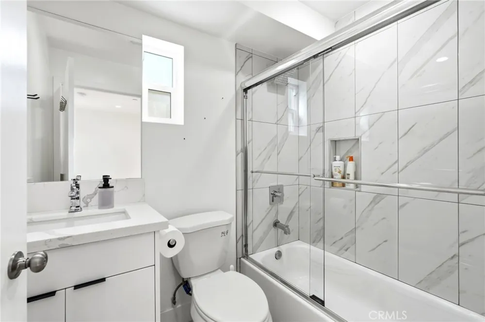 4453 Colfax Avenue Studio City, CA 91602