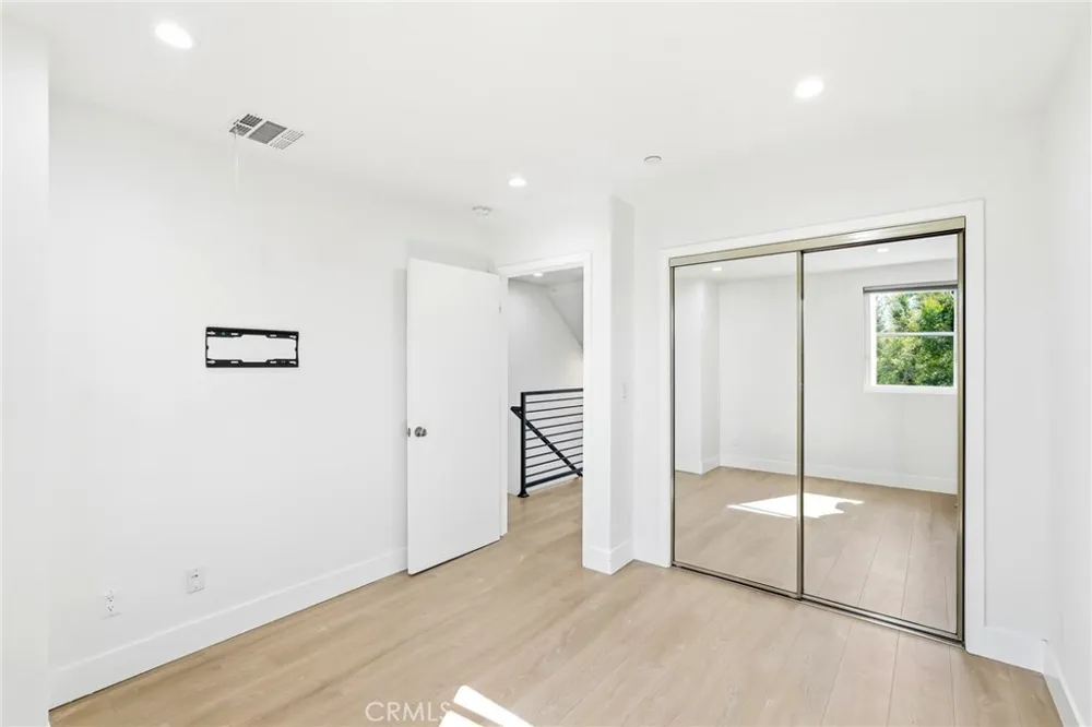 4453 Colfax Avenue Studio City, CA 91602