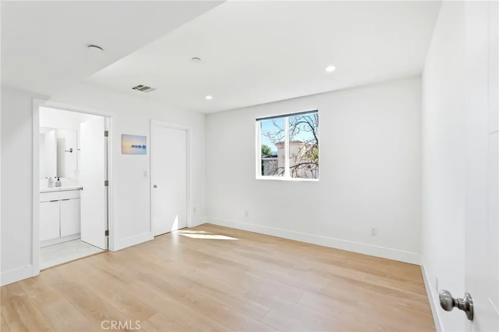 4453 Colfax Avenue Studio City, CA 91602