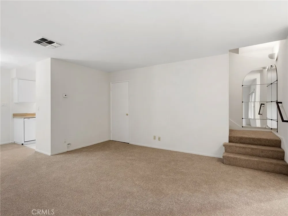 11138 Aqua Vista Street #18 Studio City, CA 91602