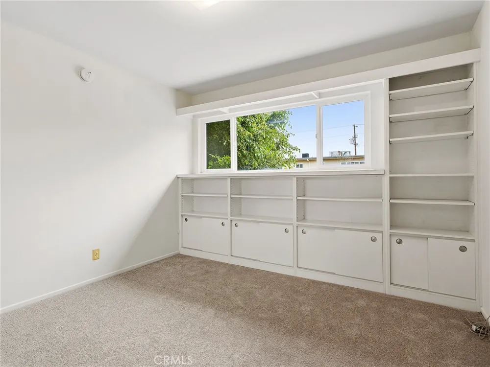 11138 Aqua Vista Street #18 Studio City, CA 91602