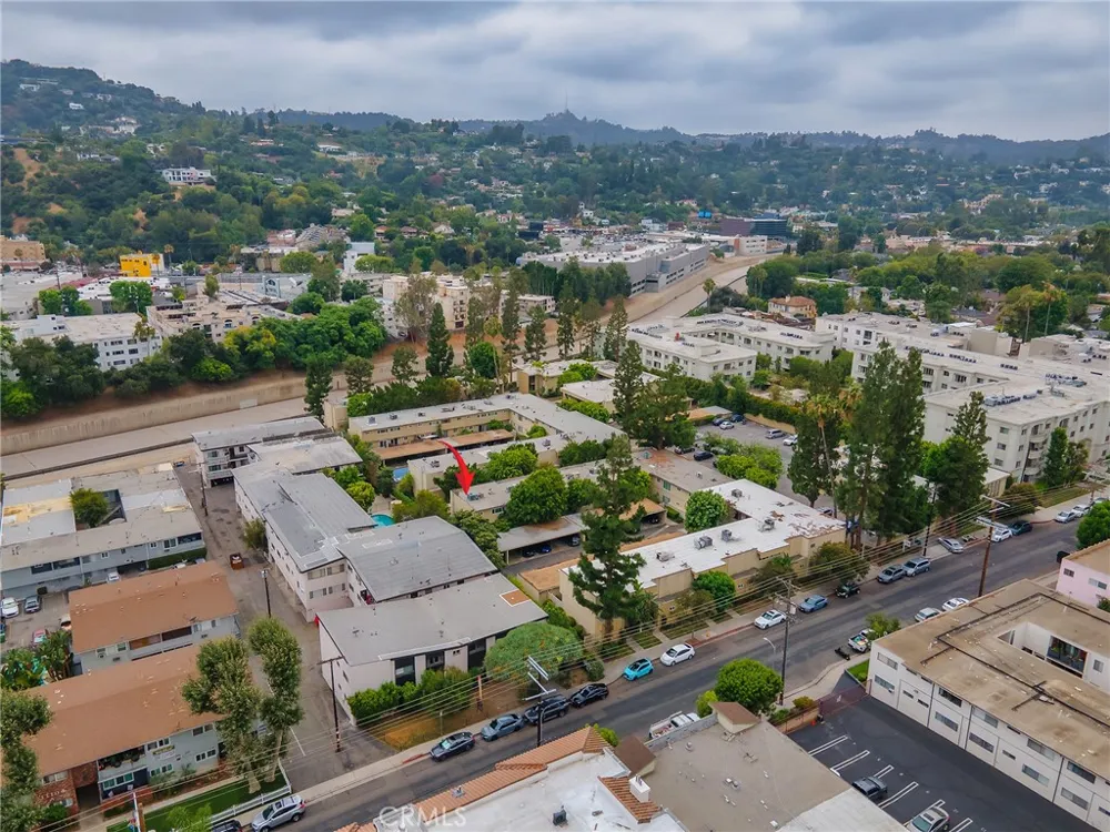 11138 Aqua Vista Street #18 Studio City, CA 91602