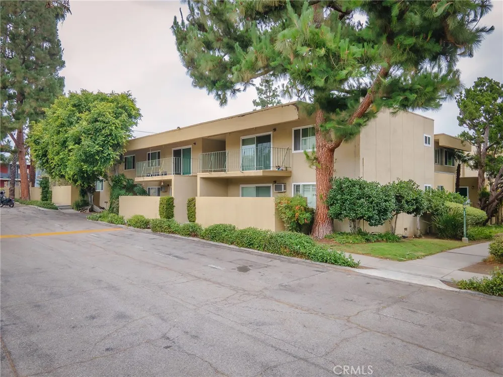 11138 Aqua Vista Street #18 Studio City, CA 91602