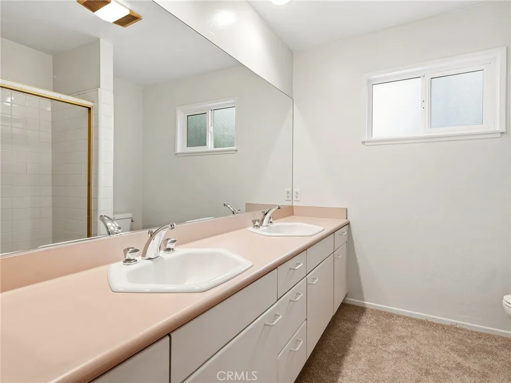 11138 Aqua Vista Street #18 Studio City, CA 91602