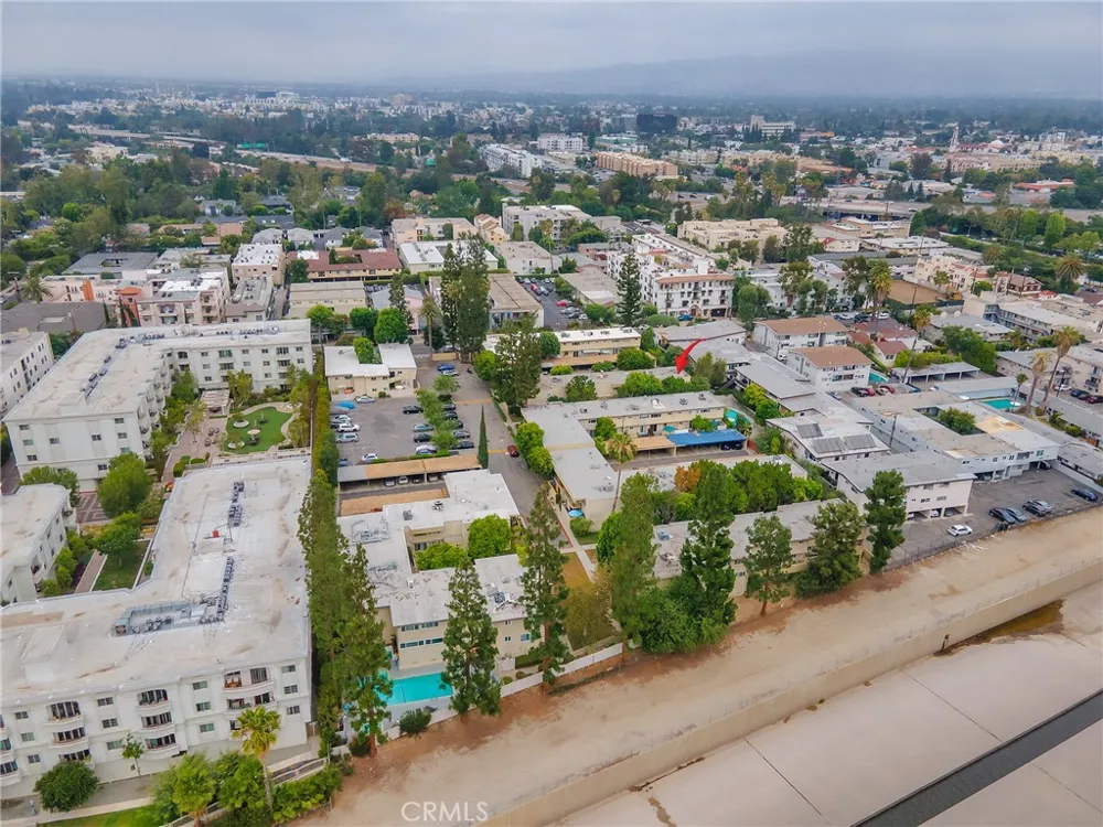 11138 Aqua Vista Street #18 Studio City, CA 91602