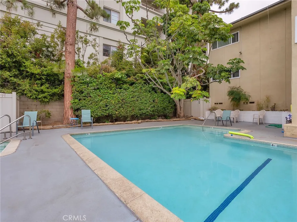 11138 Aqua Vista Street #18 Studio City, CA 91602