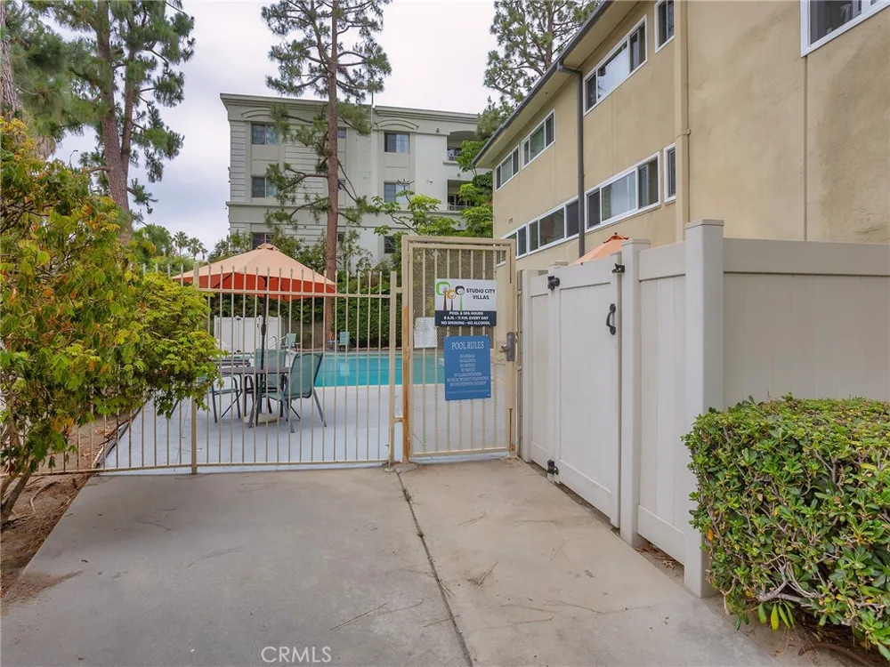 11138 Aqua Vista Street #18 Studio City, CA 91602
