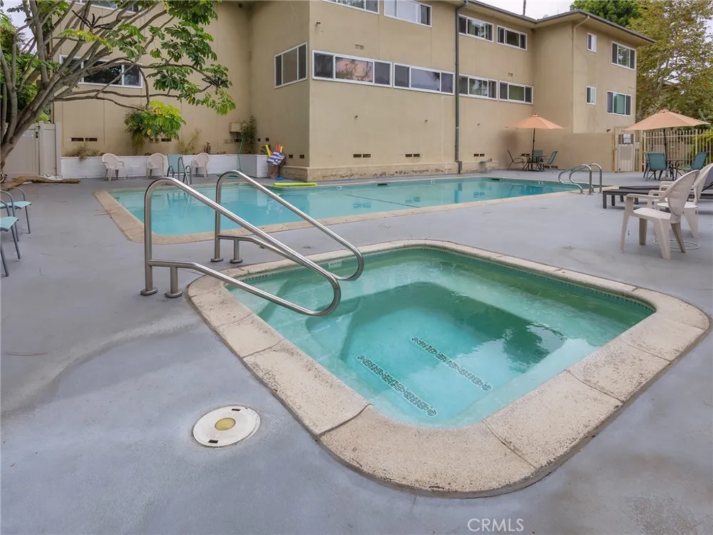 11138 Aqua Vista Street #18 Studio City, CA 91602