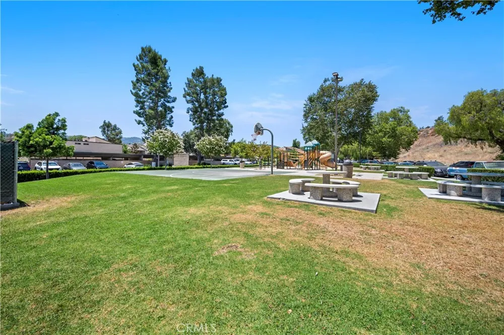 24430 Nicklaus Valencia, CA 91355