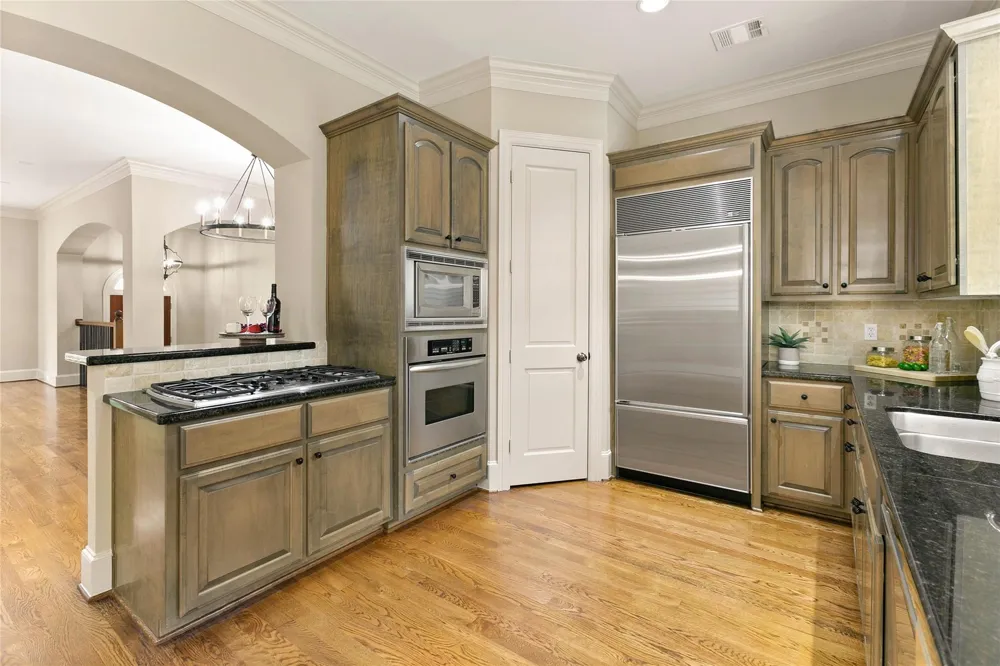 4 Waterway Court The Woodlands, TX 77380