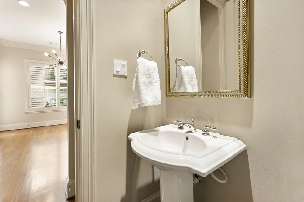 4 Waterway Court The Woodlands, TX 77380