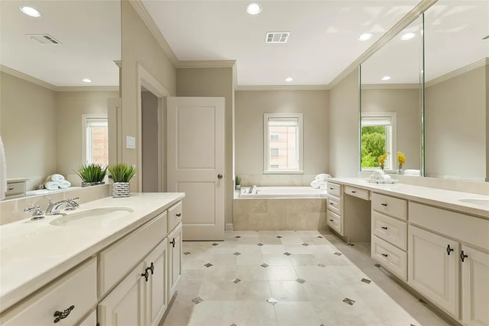 4 Waterway Court The Woodlands, TX 77380