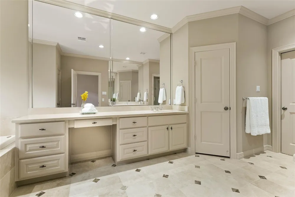 4 Waterway Court The Woodlands, TX 77380