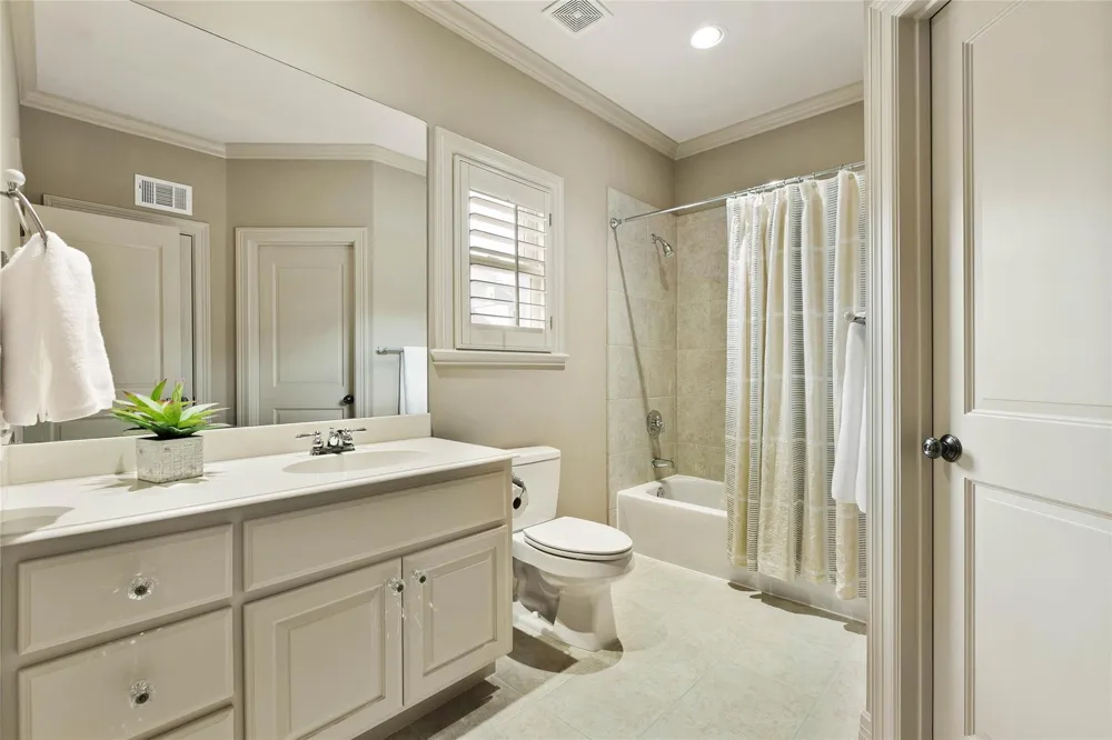 4 Waterway Court The Woodlands, TX 77380