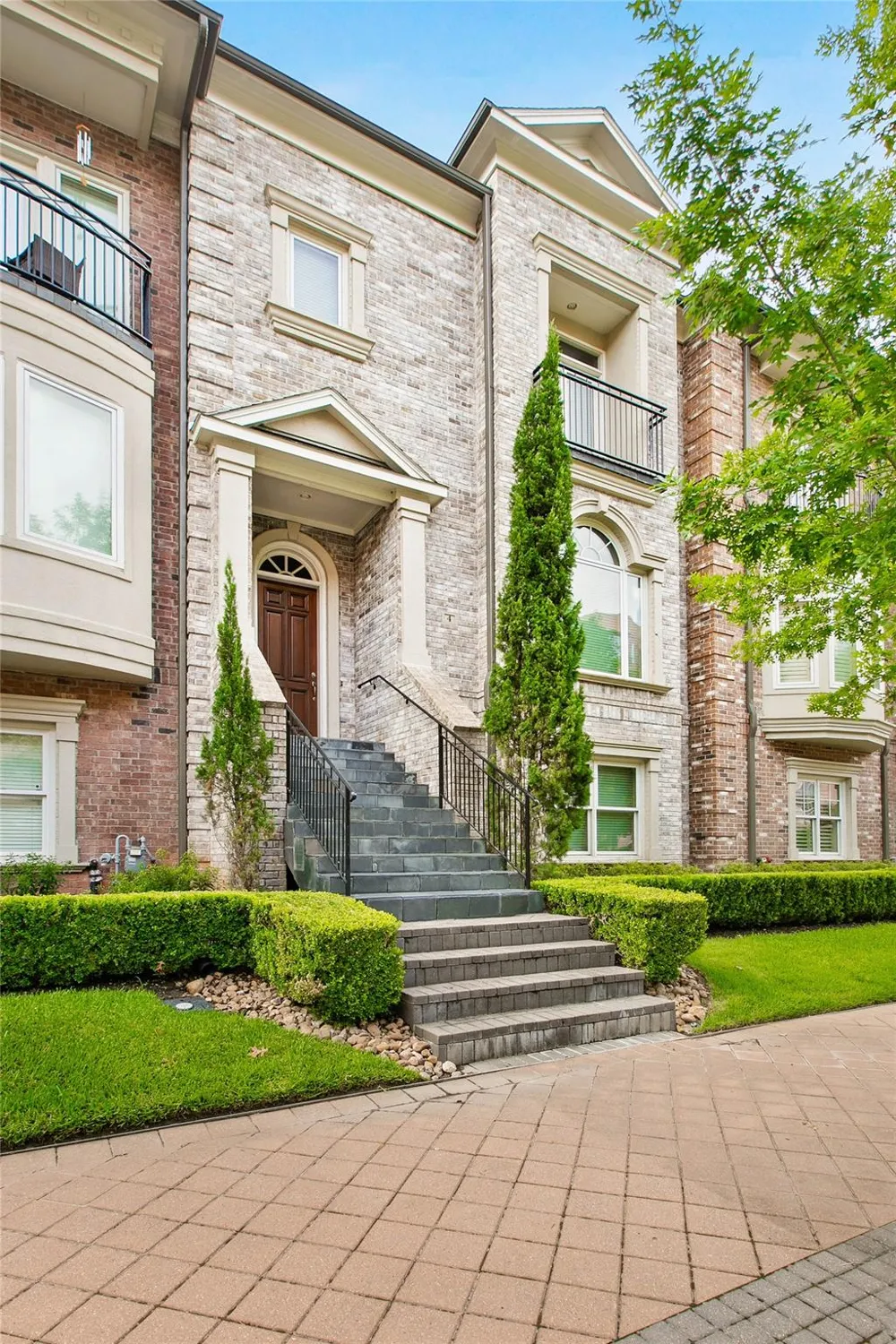 4 Waterway Court The Woodlands, TX 77380
