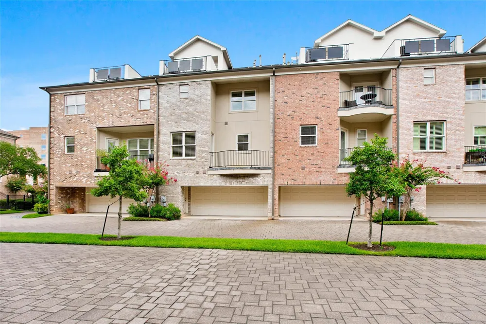4 Waterway Court The Woodlands, TX 77380