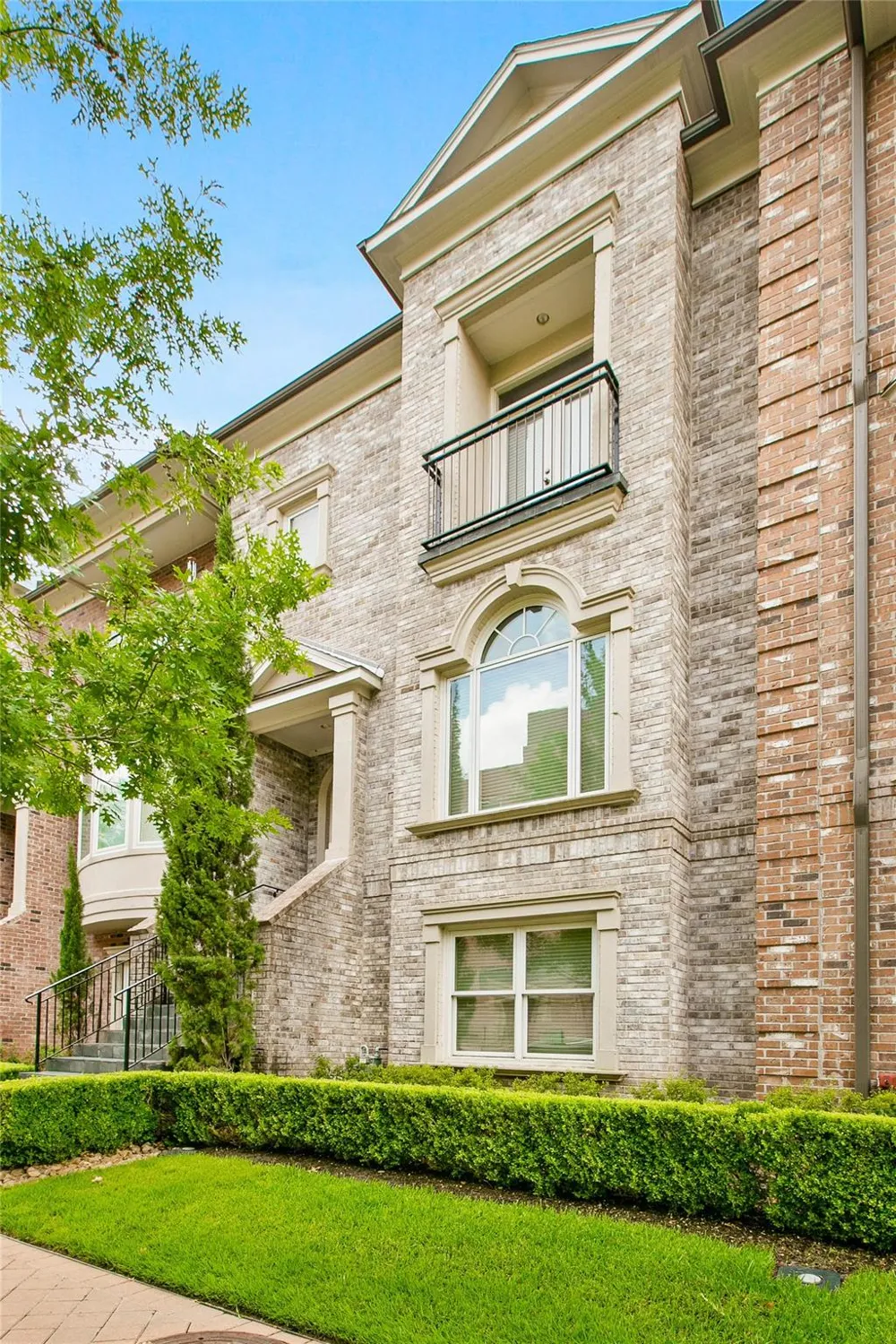 4 Waterway Court The Woodlands, TX 77380