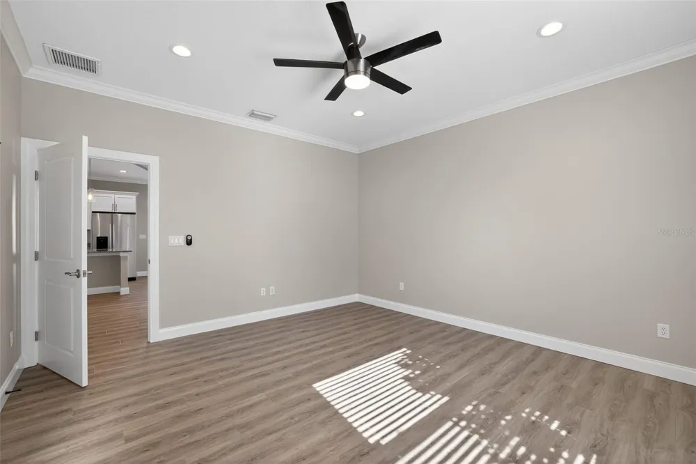 7977 49TH AVENUE St Petersburg, FL 33709